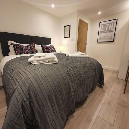 Luton Town Centre Executive Apartment Extérieur photo