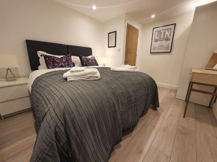 Luton Town Centre Executive Apartment Extérieur photo