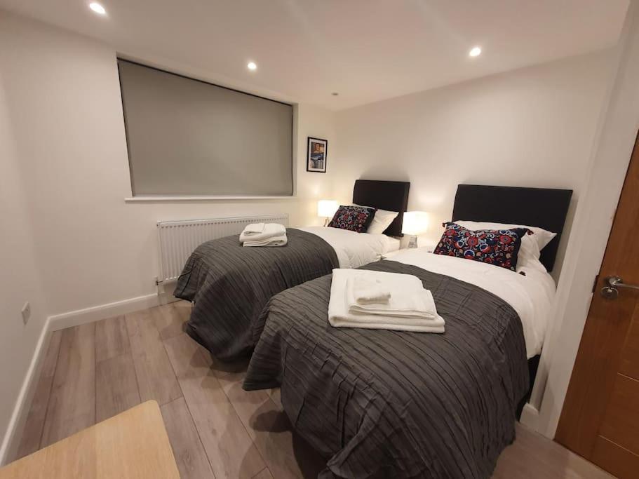Luton Town Centre Executive Apartment Extérieur photo